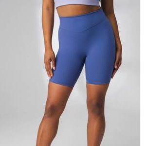 Balance athletica cloud short- Sapphire